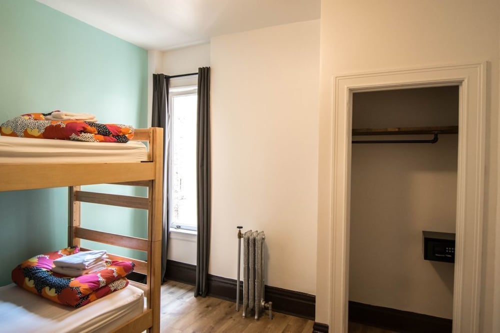 Фото The Bartlett Hotel and Guesthouse