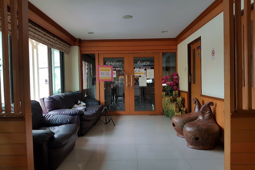 Фото PoonSook Resident Hotel