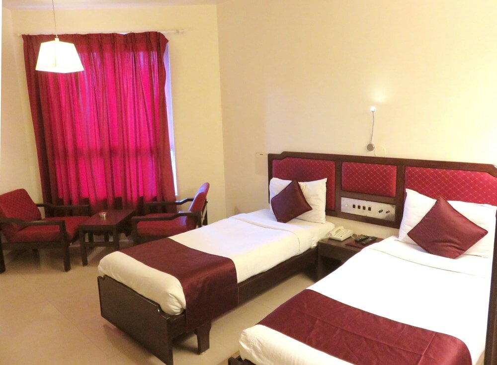 Фото Hotel Ashish Plaza