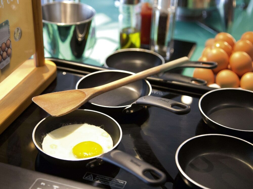 Фото Novotel Chennai Chamiers Road Hotel