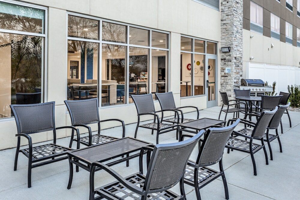 Фото Holiday Inn Express & Suites Hammond, an Ihg Hotel