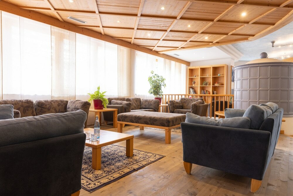 Фото Hotel Alpine Mugon