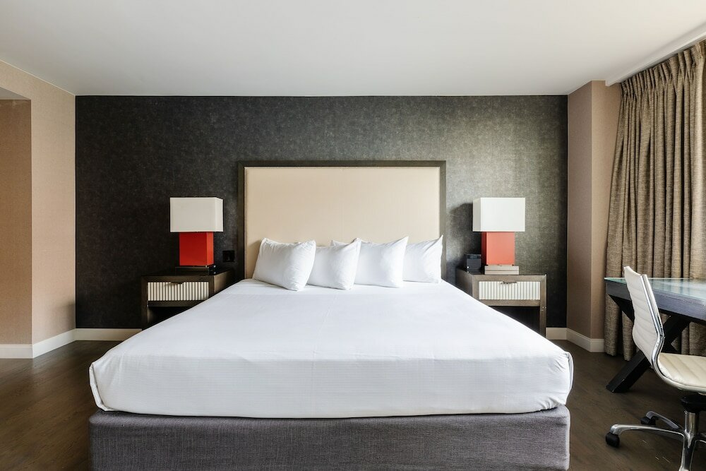 Фото 2500 Penn, a Placemakr experience