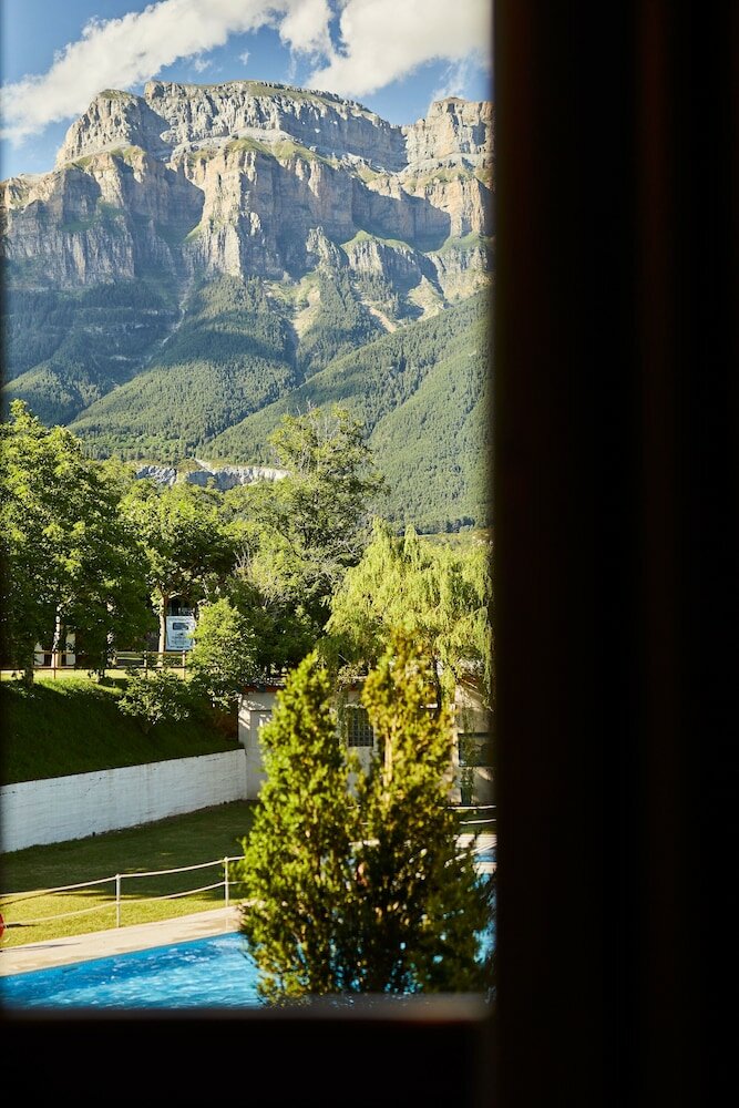 Фото Hotel Silken Ordesa