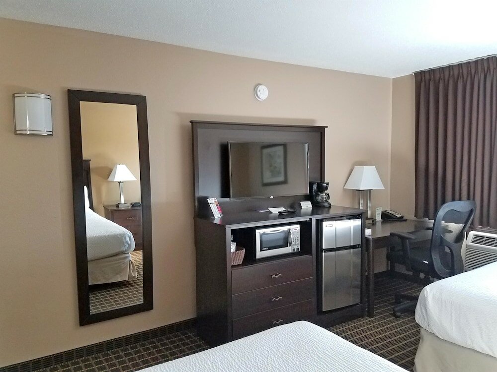 Фото Americas Best Value Inn & Suites Bismarck