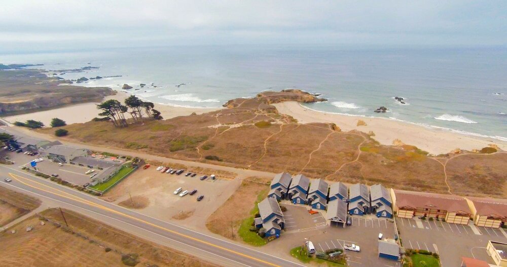 Фото Surf & Sand Lodge