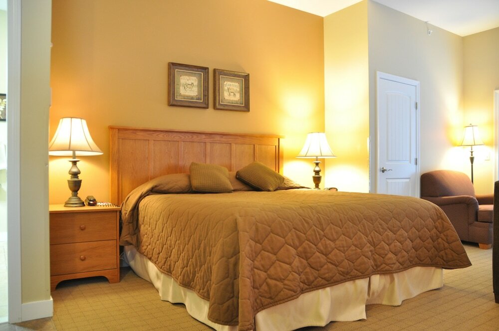 Фото Attitash Mountain Village