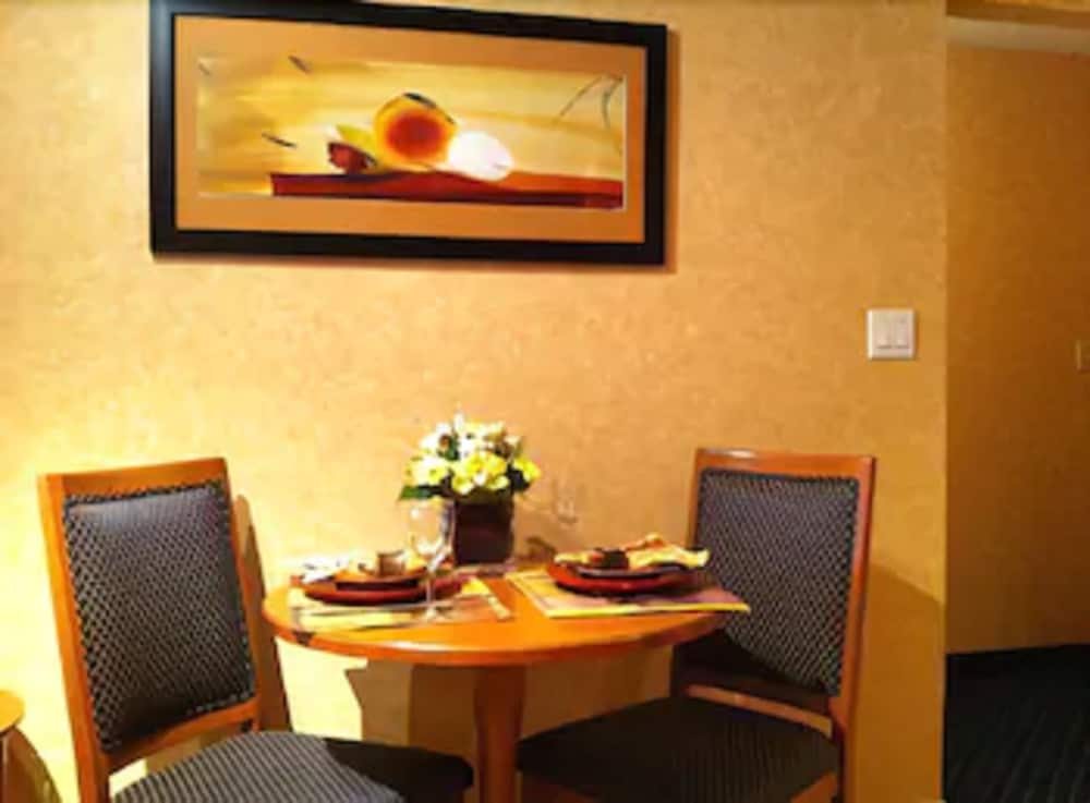 Фото Best Western Plus Langley Inn