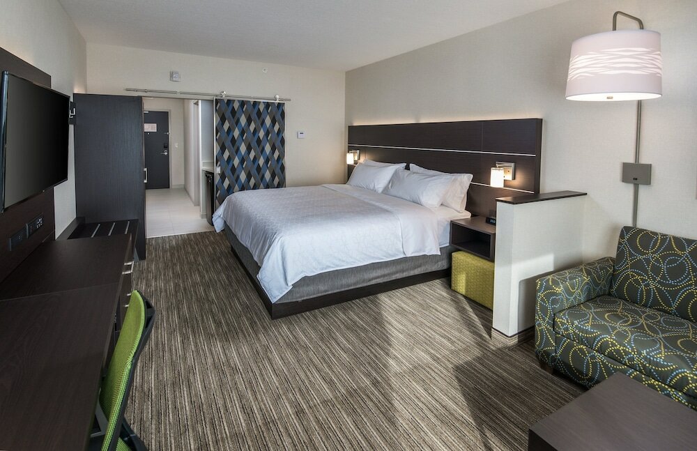Фото Holiday Inn Express & Suites Brandon, an Ihg Hotel