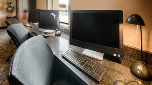 Гостиница Best Western Plus Winnipeg Airport Hotel