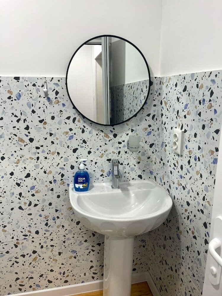 Фото Family Guest House & Hostel