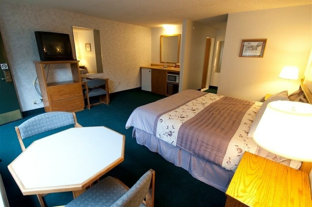 Фото Cedarwood Inn of Ashland