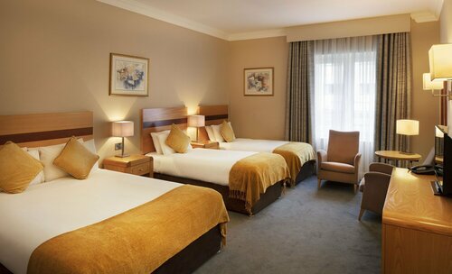 Гостиница Green Isle Conference & x26; Leisure Hotel