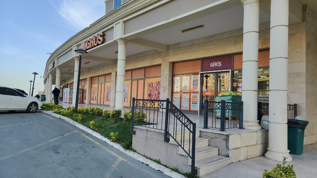 Supermarket Migros, Istanbul, photo