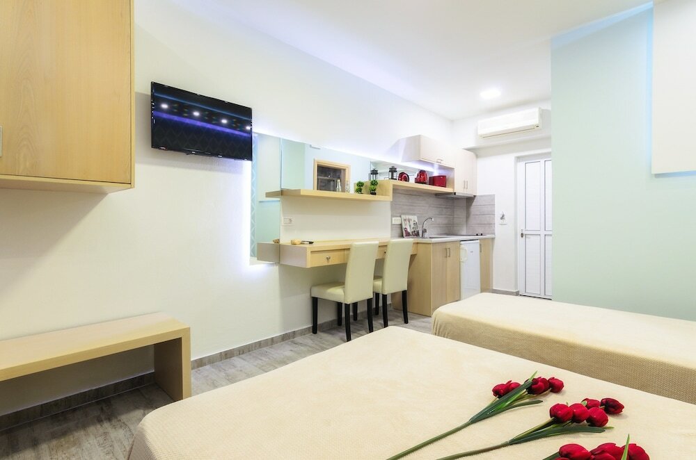 Фото Sea View Studios & Apartments