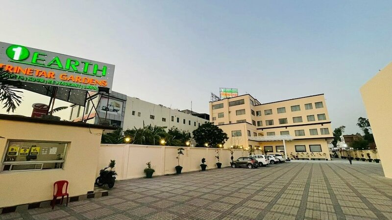 Гостиница Hotel Trinetar Gardens