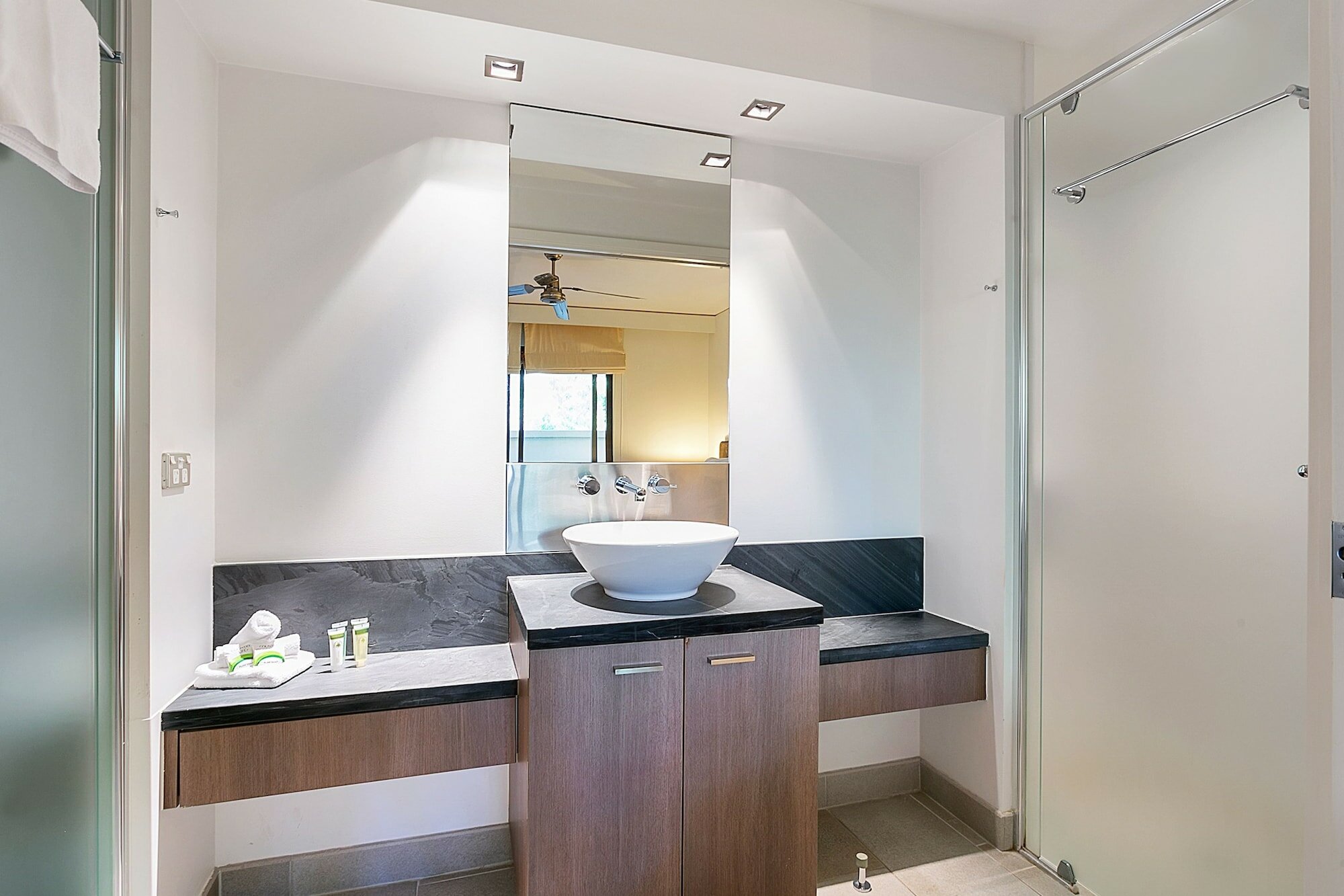 Фото Apartment 316 at Sea Temple Palm Cove