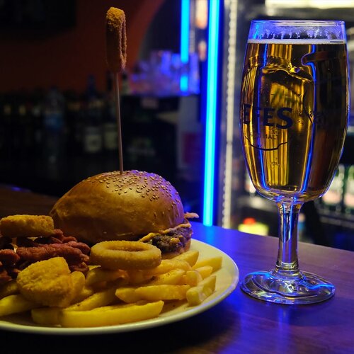 Bar, pub Kivi Pub, Altinova, photo