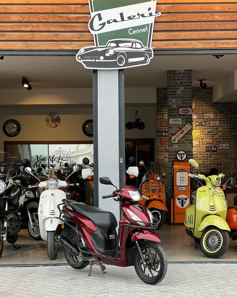Car dealership Galeri Cennet, Datca, photo