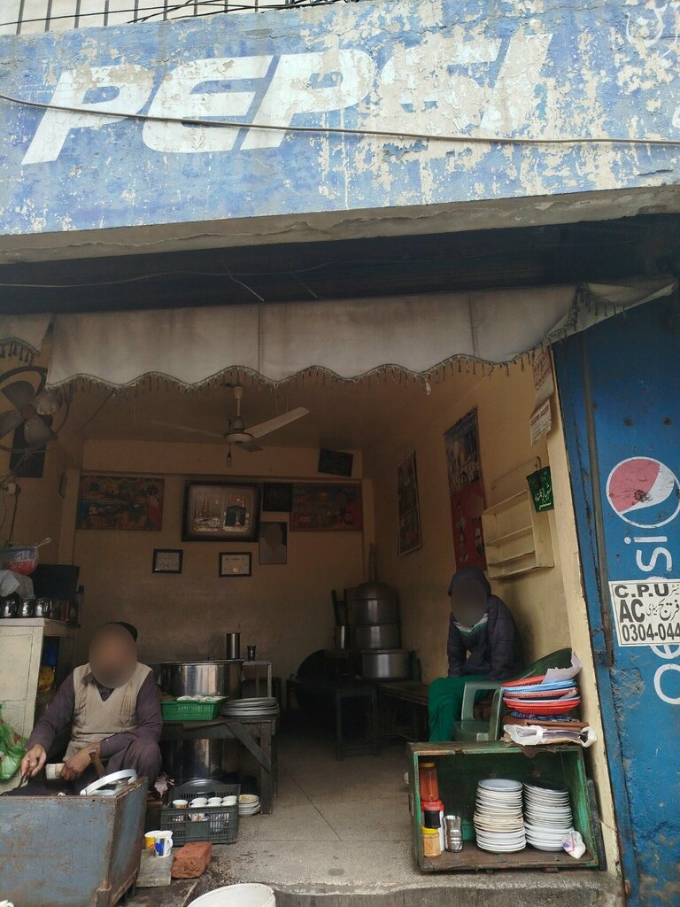 Tea to go Babar tea stall, Lahore, photo