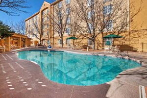 Гостиница La Quinta Inn & Suites by Wyndham Albuquerque West