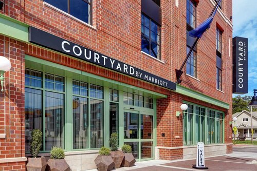 Гостиница Courtyard by Marriott Manhattan