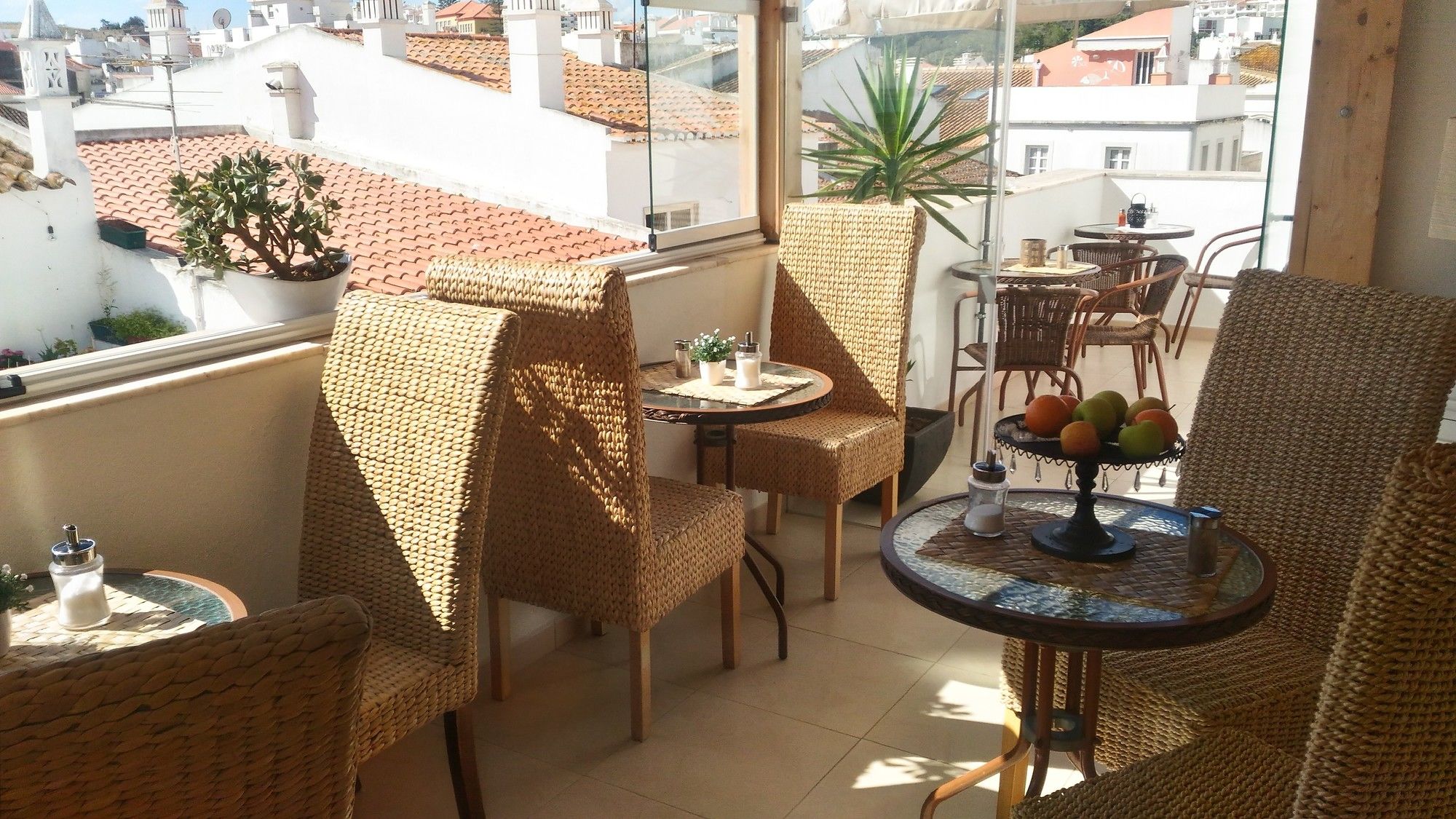 Фото Suites Inn Lagos