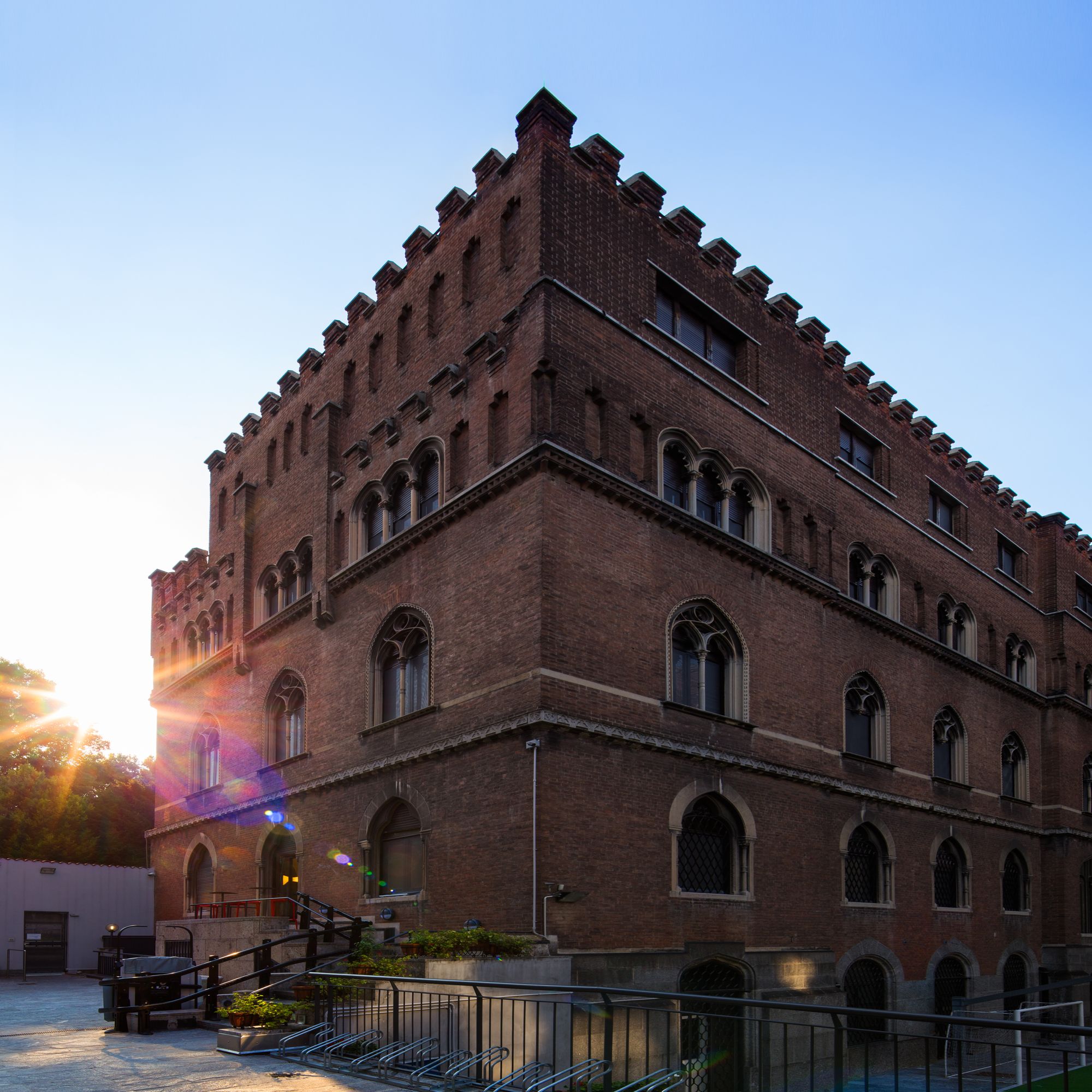 Фото отеля 2