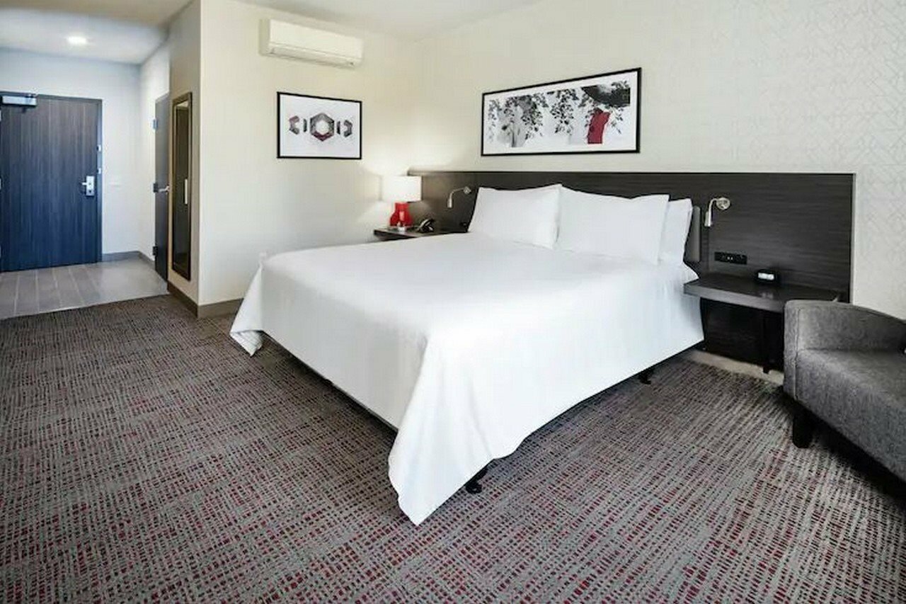 Фото Hilton Garden Inn Irvine Spectrum Lake Forest