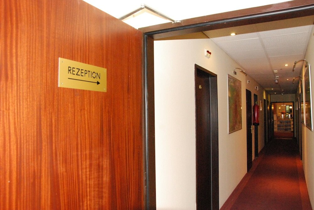 Фото Continental Hotel-Pension