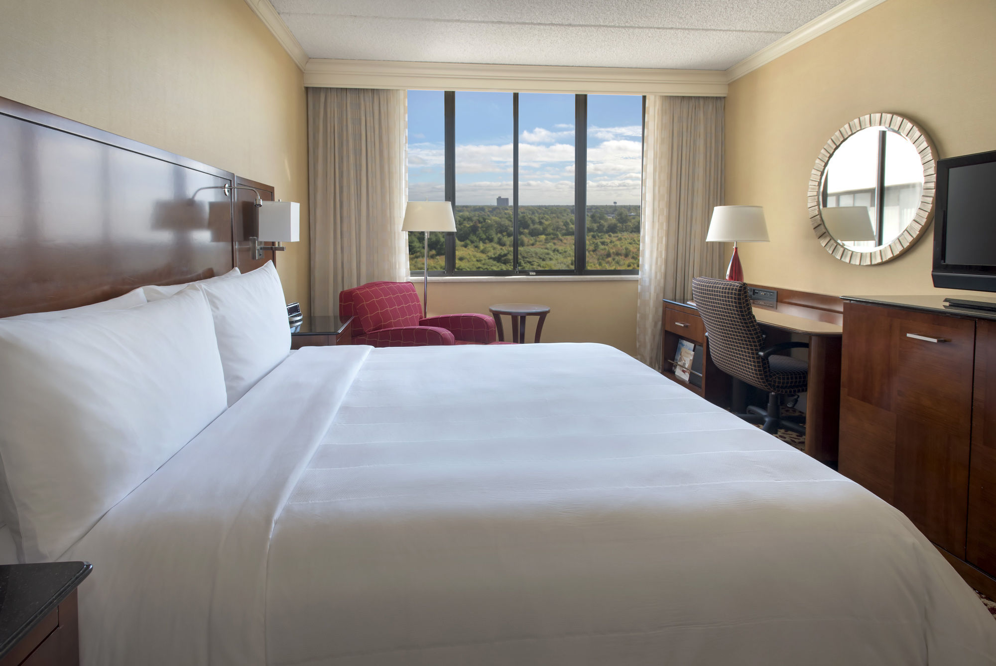 Фото Long Island Marriott