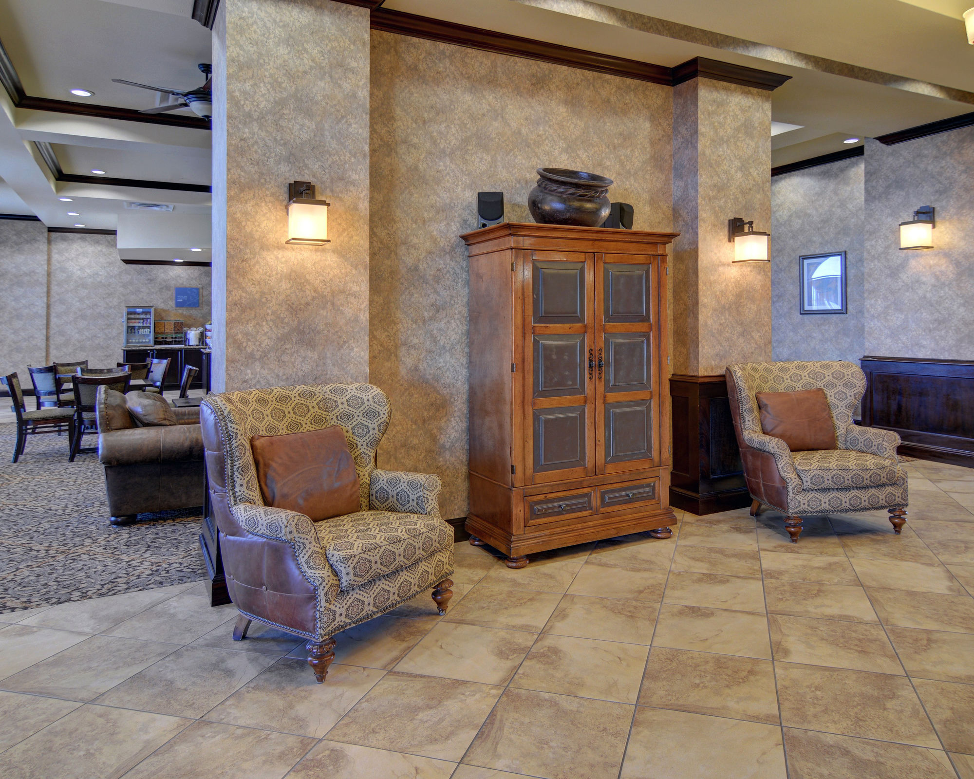 Фото Comfort Suites Frisco