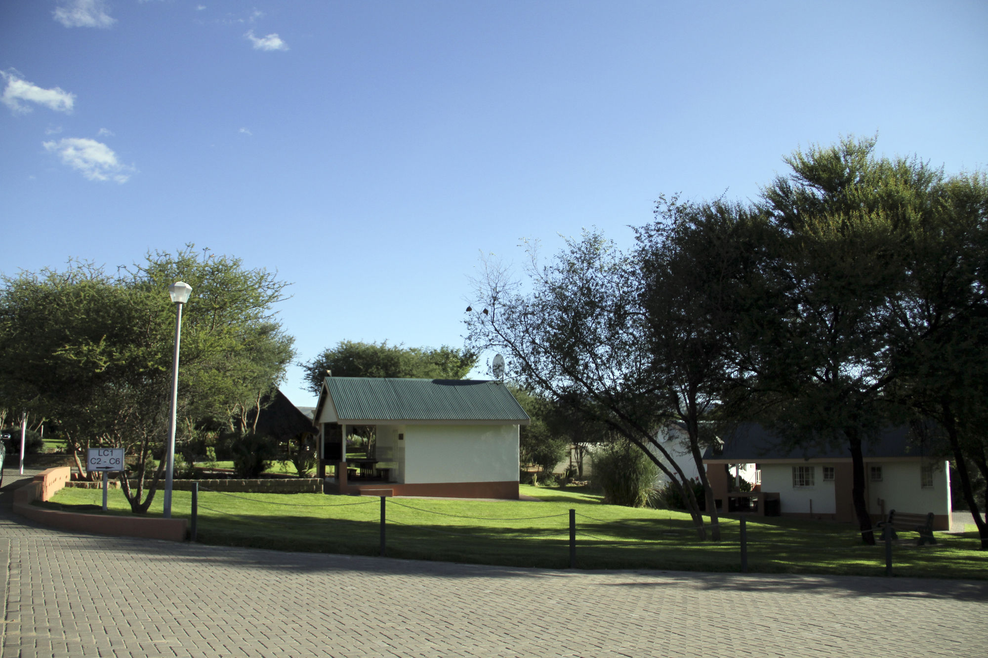 Фото Arebbusch Travel Lodge