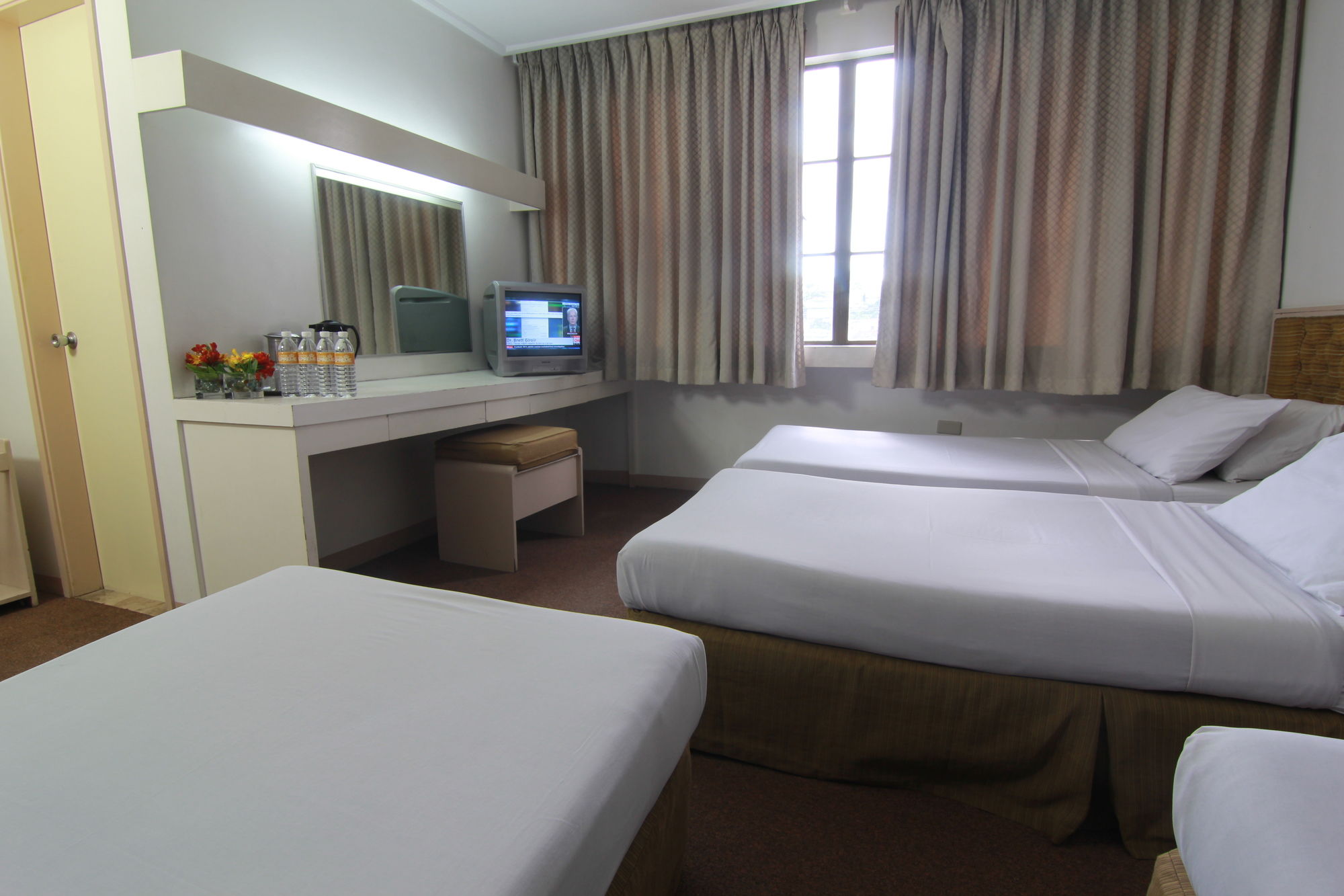 Фото Hotel Supreme