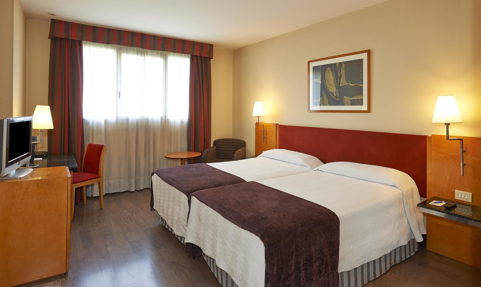 Фото Nh Ciutat de Reus