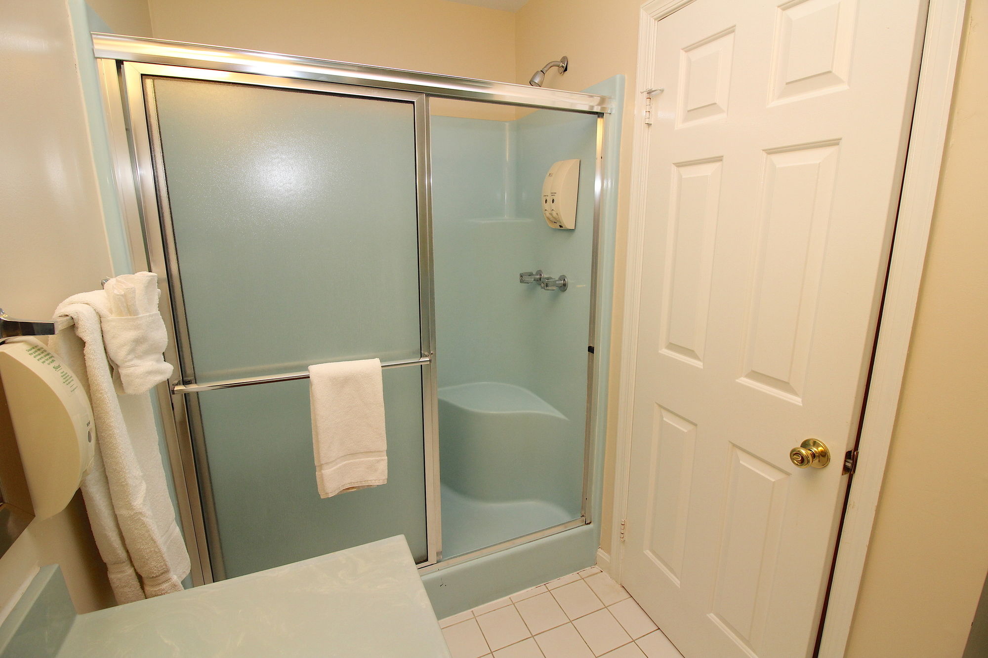 Фото Lucayan Resort by Kees Vacations