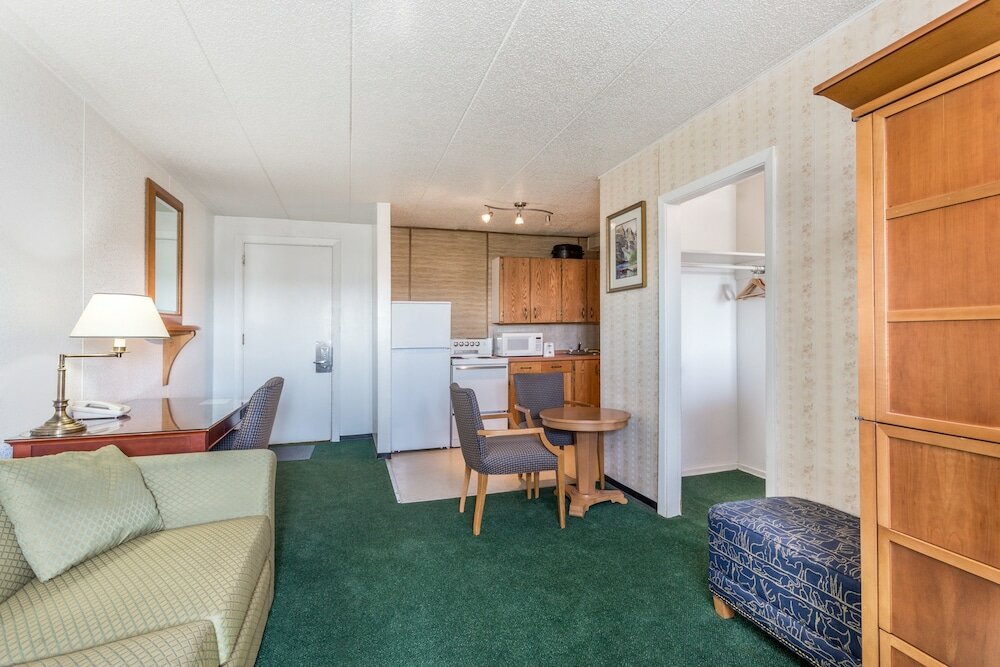 Фото Moosejaw Inn