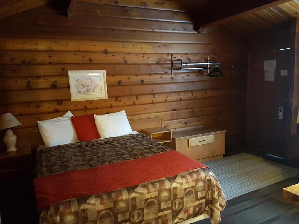 Фото Rundle Mountain Lodge