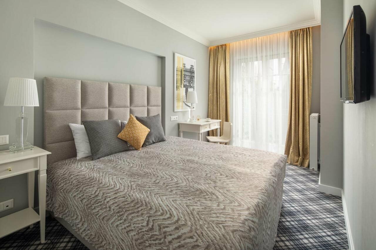 Фото Mamaison Residence Izabella Budapest