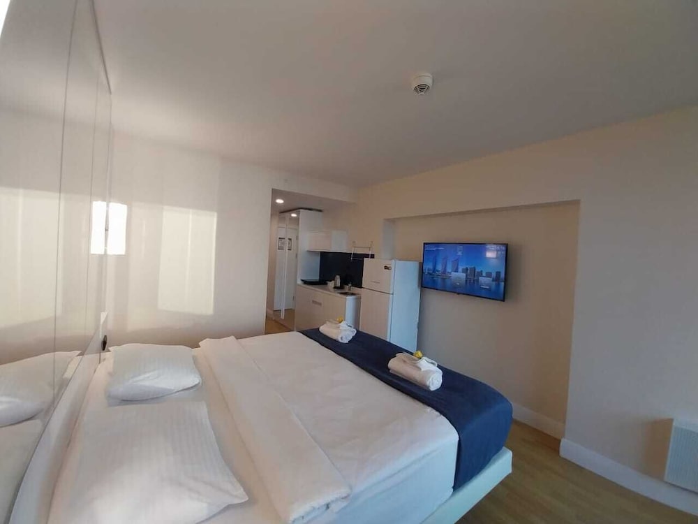 Фото Holiday Express Orbi City