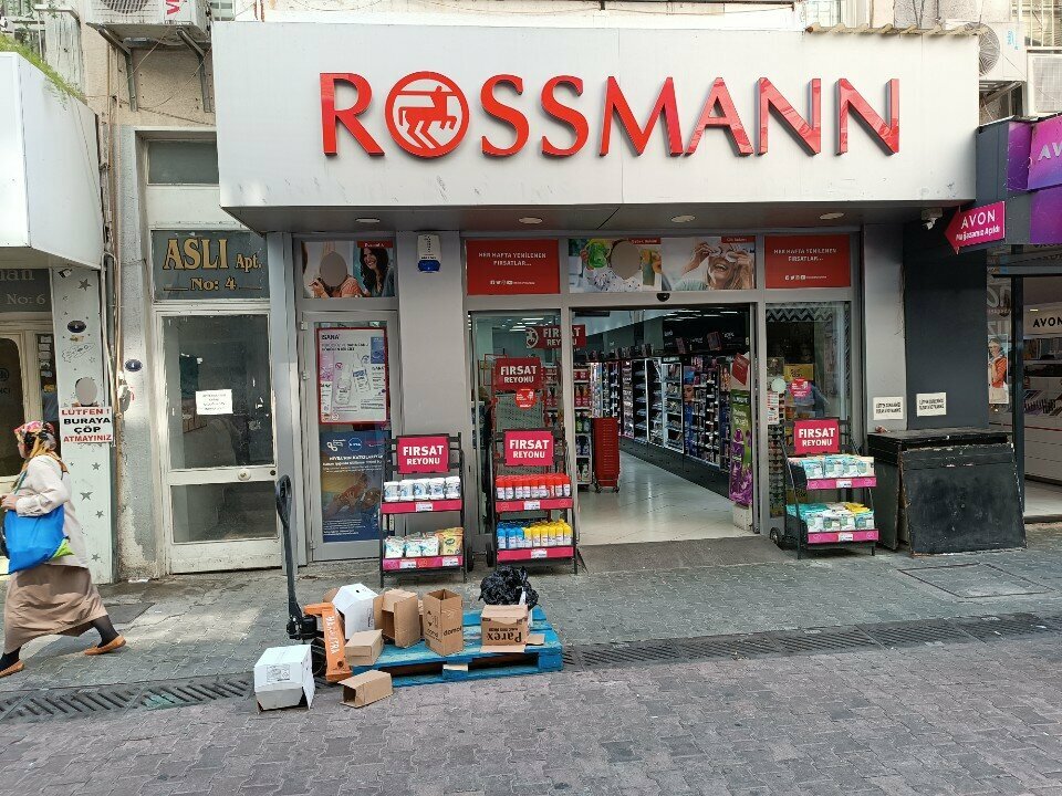 Perfume and cosmetics shop Rossmann, Karsiyaka, photo