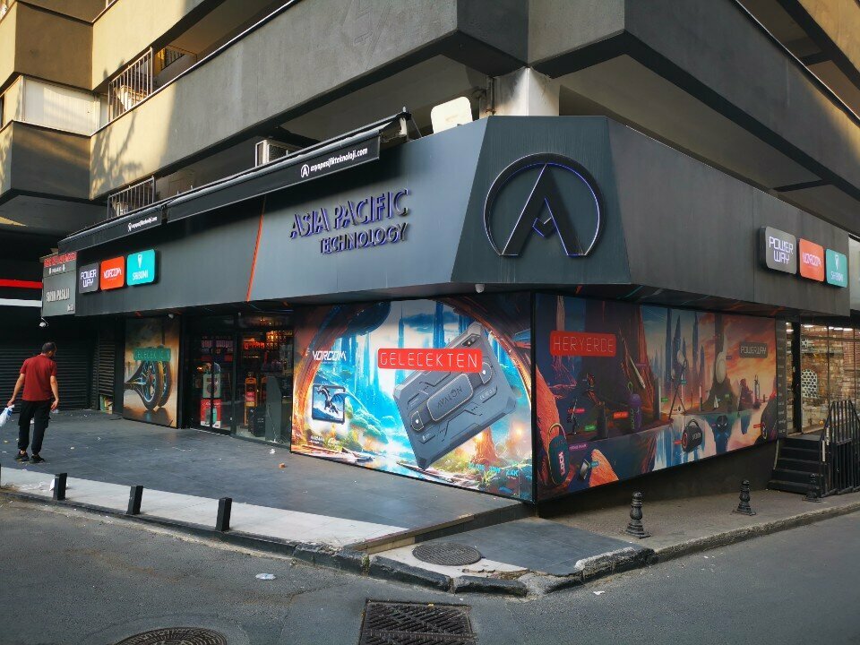 متجر أجهزة إلكترونية Asia Pacific Technology, Vorcom, Powerway, Shibumi ، اسطنبول، صورة