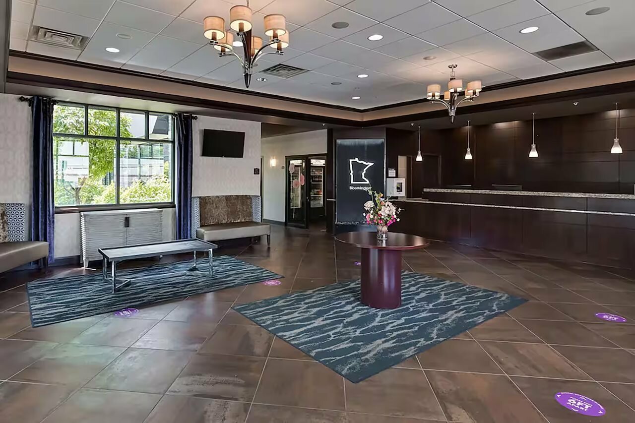 Фото Best Western Plus Bloomington Hotel