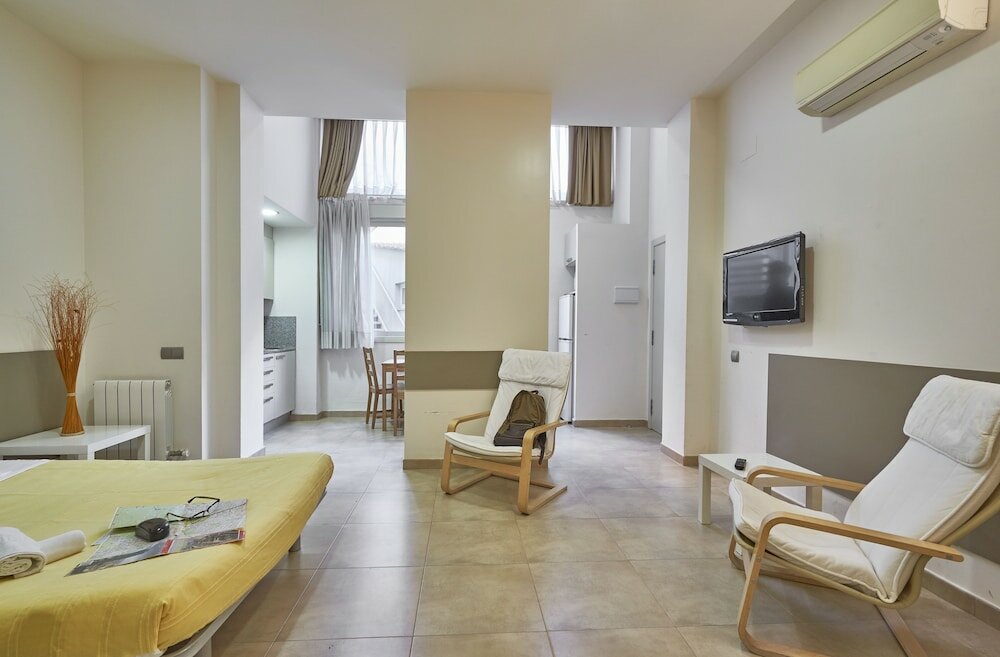 Фото Barcelona Sants Station Apartments