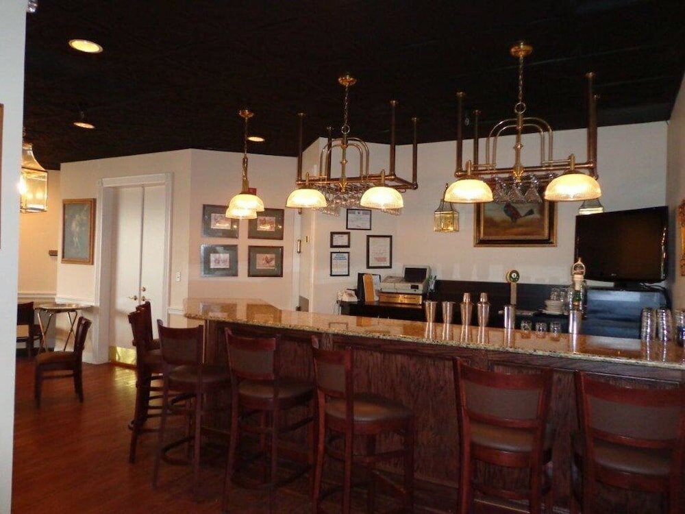 Фото Euro Suites Hotel