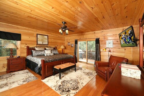Гостиница Majestic Manor - Five Bedroom Cabin