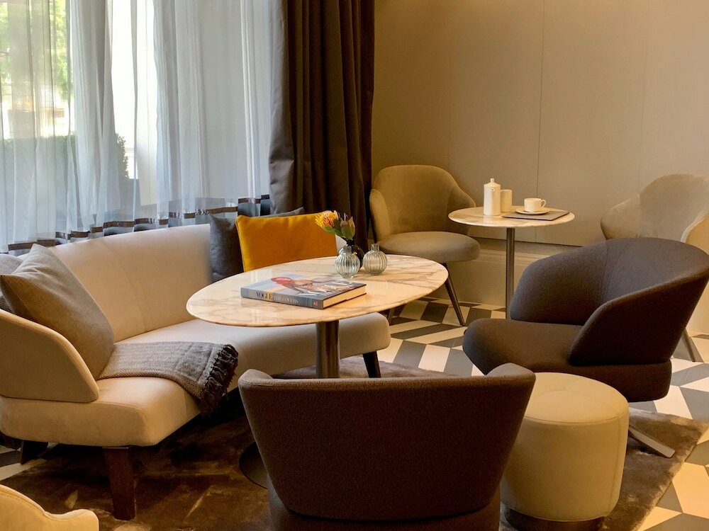 Фото Eccleston Square Hotel