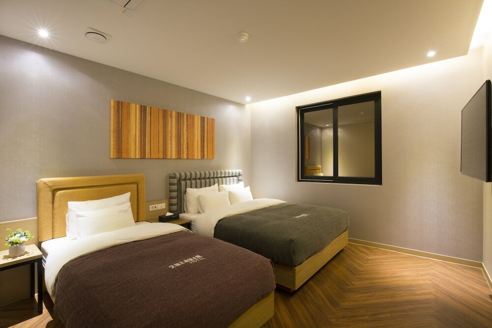 Фото 2 Heaven Hotel