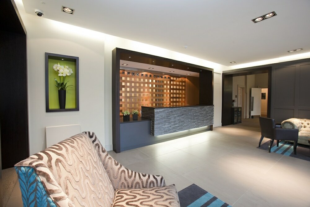 Фото The Lodge Hotel Putney