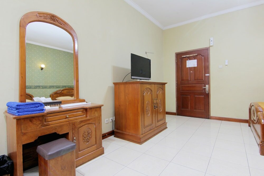 Фото Lingga Hotel